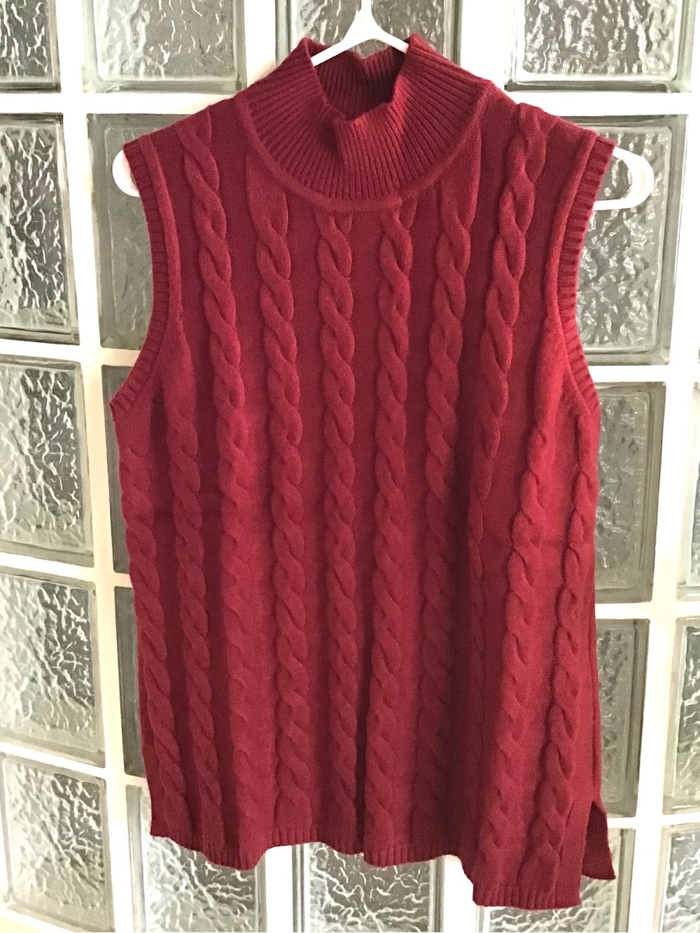 🆕 Sleeveless Mock Neck